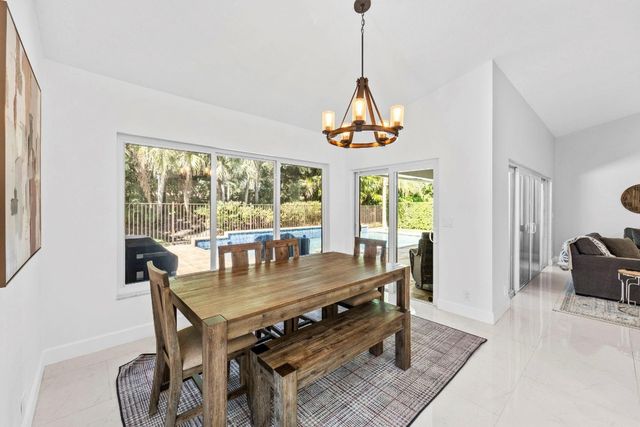 1695 Lakeshore Circle, Weston, FL 33326