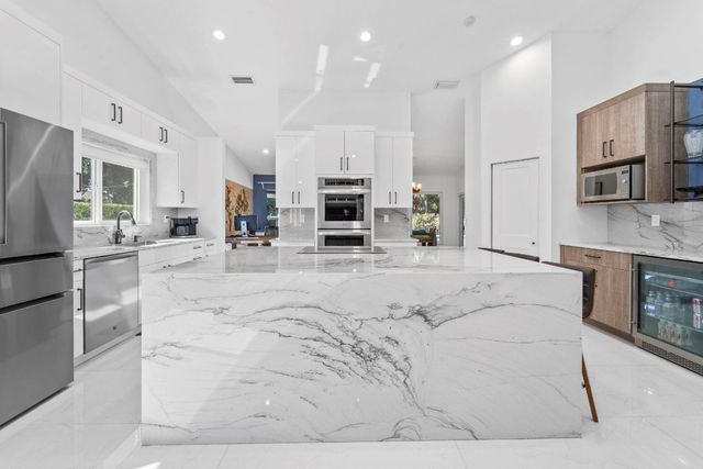 1695 Lakeshore Circle, Weston, FL 33326