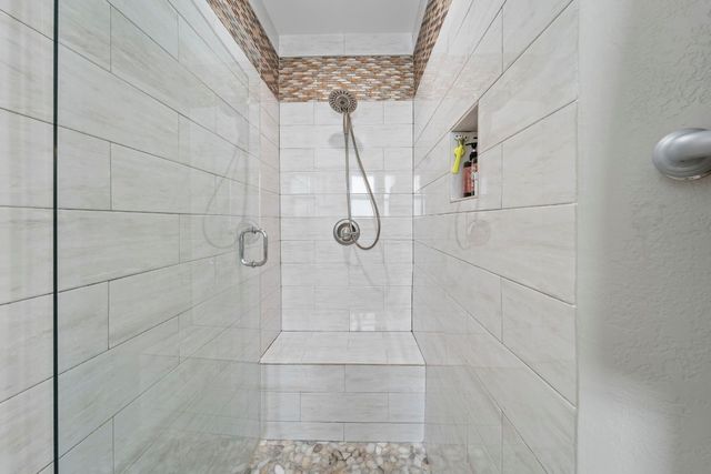 1695 Lakeshore Circle, Weston, FL 33326