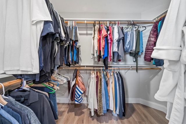 1695 Lakeshore Circle, Weston, FL 33326