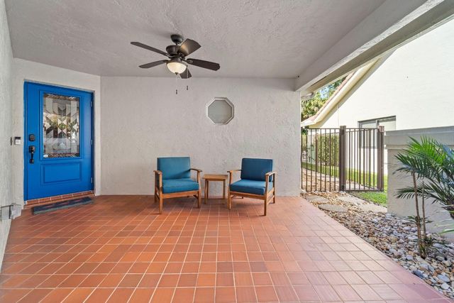 1695 Lakeshore Circle, Weston, FL 33326
