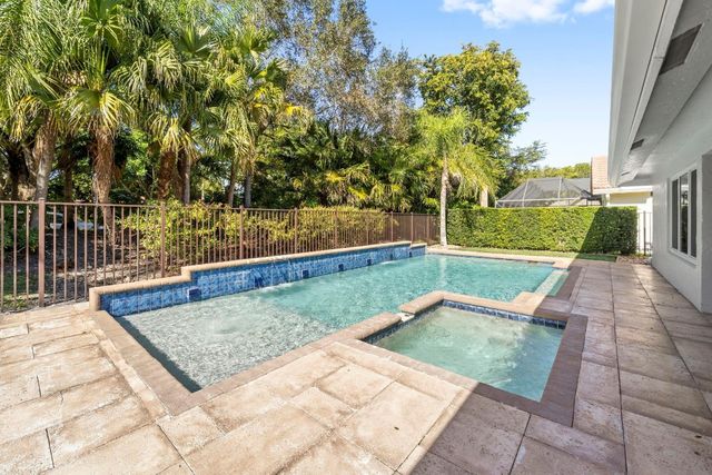 1695 Lakeshore Circle, Weston, FL 33326