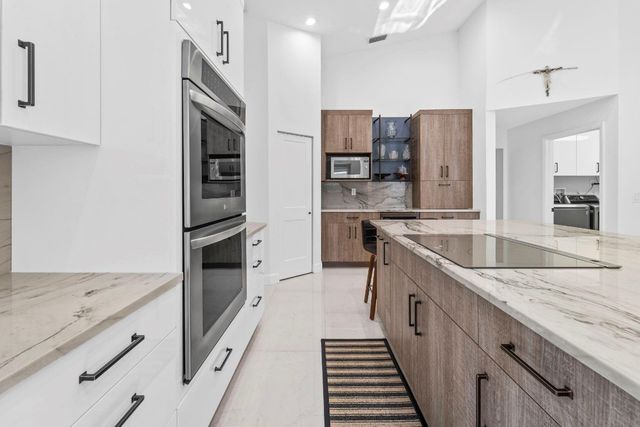 1695 Lakeshore Circle, Weston, FL 33326