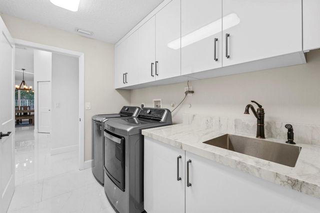 1695 Lakeshore Circle, Weston, FL 33326