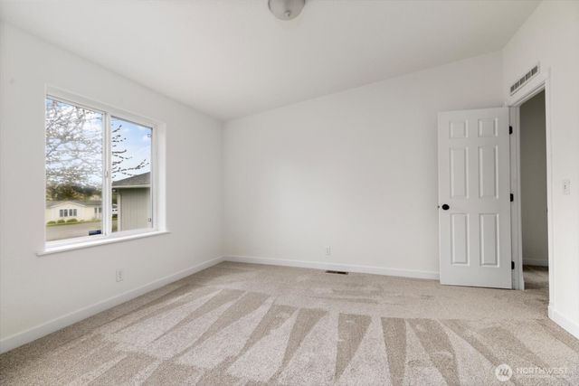954 Shawn Avenue, Oak Harbor, WA 98277