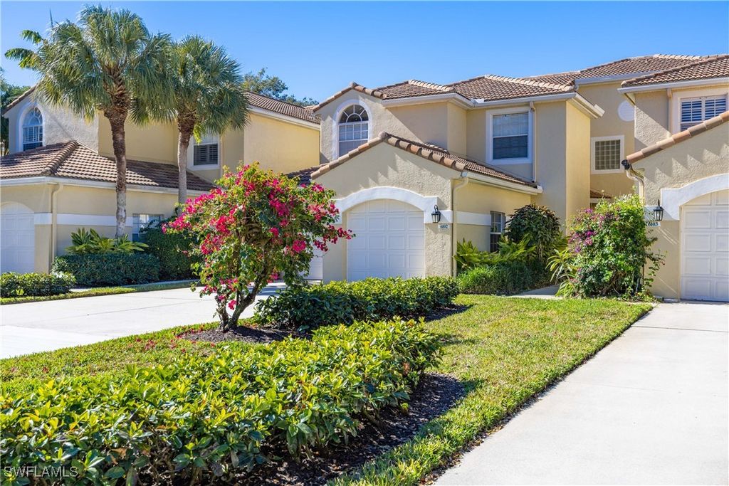 85 Silver Oaks CIR SW 6-102, Naples, FL 34119