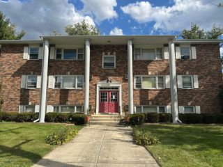 1235 Columbia Street 5, Crete, IL 60417