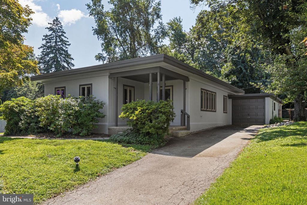 8310 CHILDS RD, Glenside, PA 19038