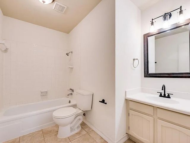 4919 Woodland Park Boulevard, Arlington, TX 76013