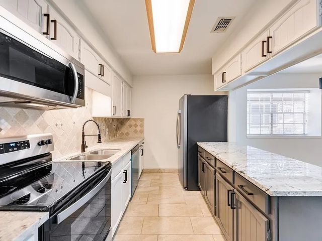 4919 Woodland Park Boulevard, Arlington, TX 76013