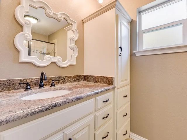 4919 Woodland Park Boulevard, Arlington, TX 76013