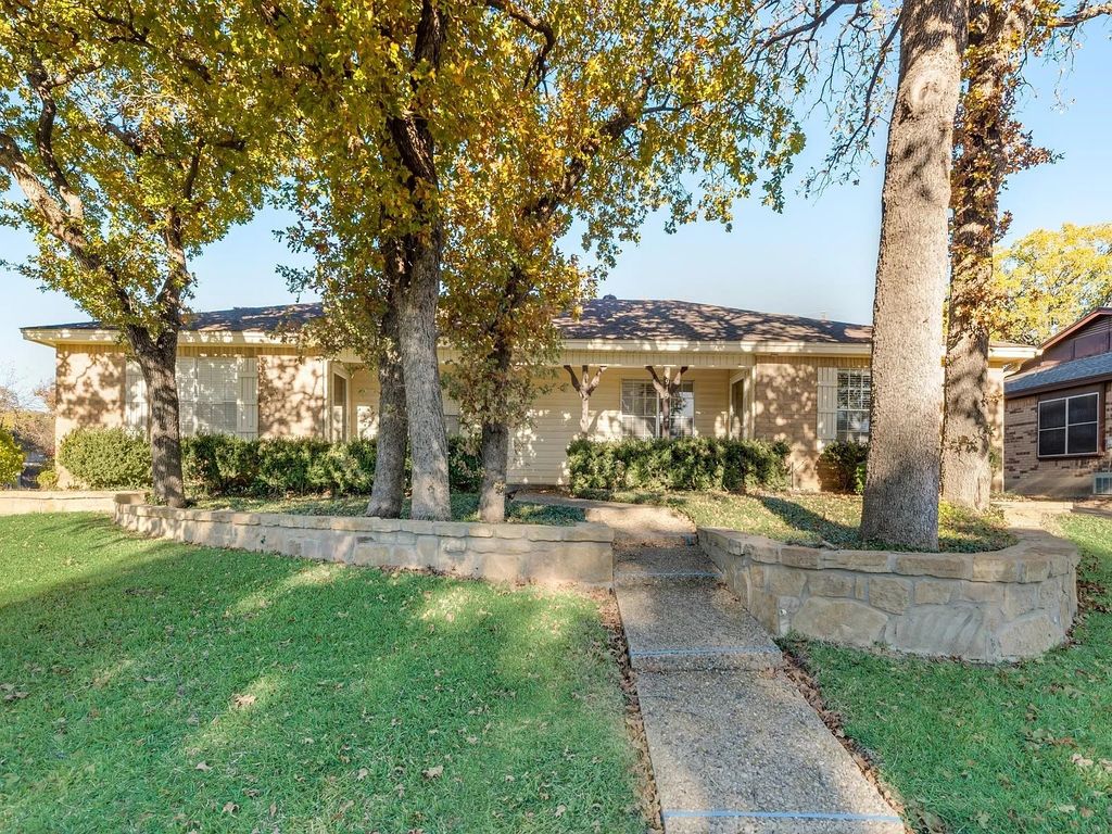 4919 Woodland Park Boulevard, Arlington, TX 76013