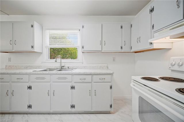 1106 74th ST, Newport News, VA 23605