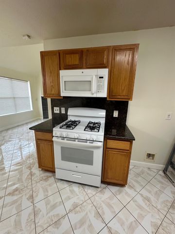 3101 Meadow Bay Drive, League City, TX 77539