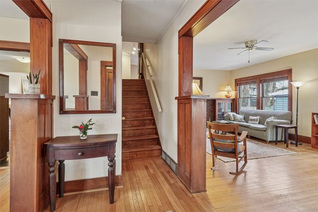 4809 Grand Avenue, Des Moines, IA 50312