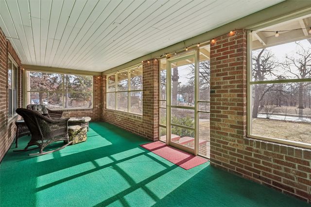 4809 Grand Avenue, Des Moines, IA 50312