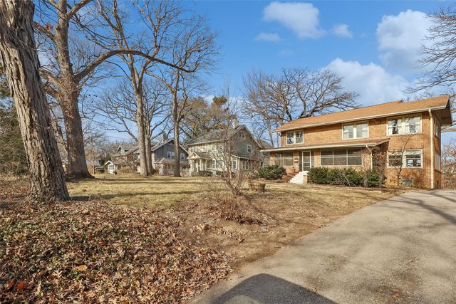 4809 Grand Avenue, Des Moines, IA 50312