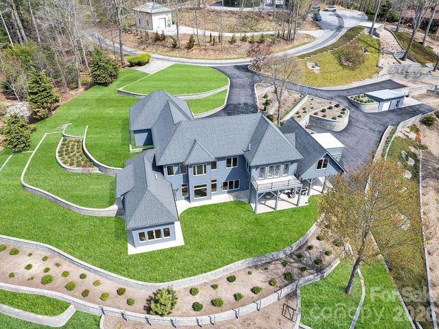 161 Birchwood Drive, Hendersonville, NC 28739