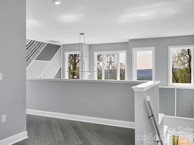 161 Birchwood Drive, Hendersonville, NC 28739