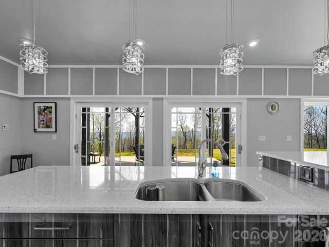 161 Birchwood Drive, Hendersonville, NC 28739