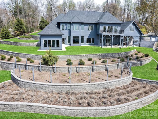 161 Birchwood Drive, Hendersonville, NC 28739
