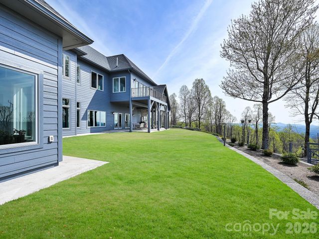 161 Birchwood Drive, Hendersonville, NC 28739