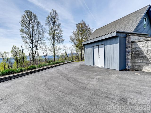 161 Birchwood Drive, Hendersonville, NC 28739
