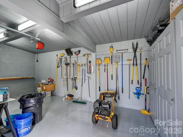 161 Birchwood Drive, Hendersonville, NC 28739