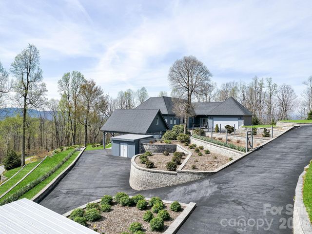 161 Birchwood Drive, Hendersonville, NC 28739