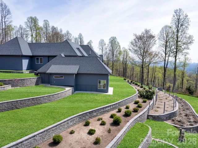 161 Birchwood Drive, Hendersonville, NC 28739
