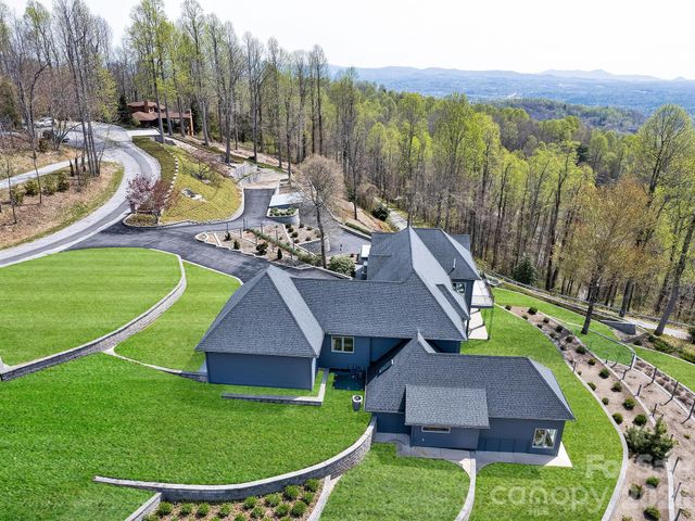 161 Birchwood Drive, Hendersonville, NC 28739