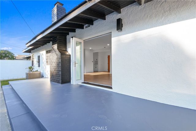 2137 Ostrom, Long Beach, CA 90815