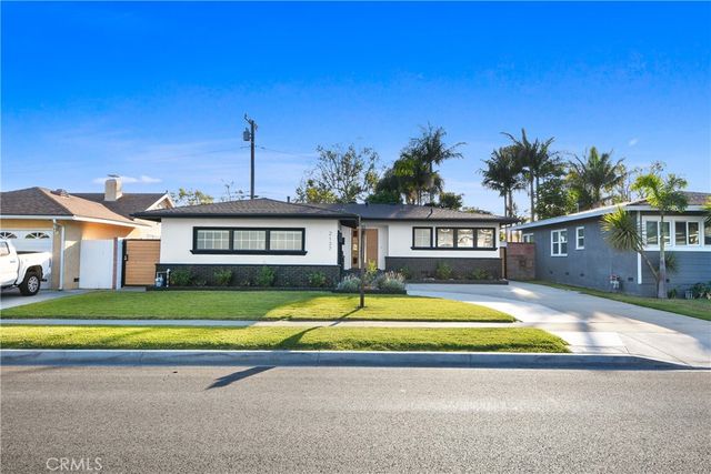 2137 Ostrom, Long Beach, CA 90815