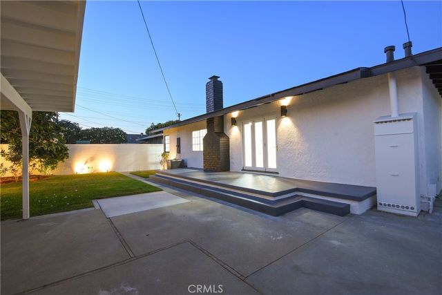 2137 Ostrom, Long Beach, CA 90815