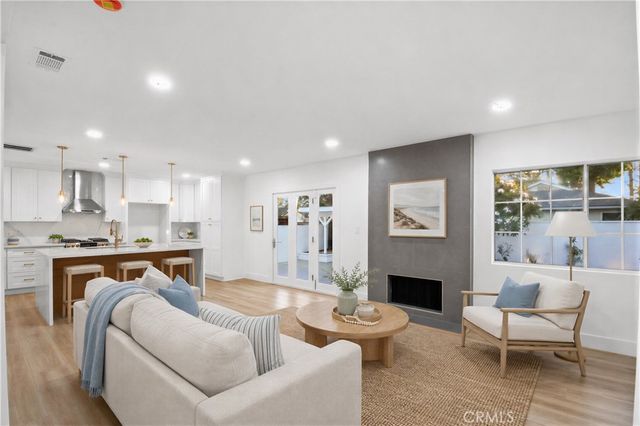 2137 Ostrom, Long Beach, CA 90815