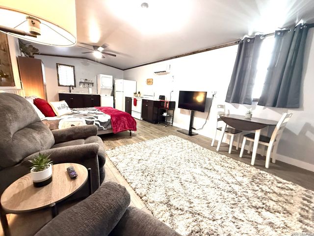 25 Cenizo, Brackettville, TX 78832