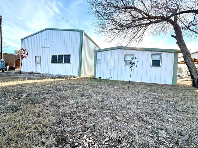 25 Cenizo, Brackettville, TX 78832