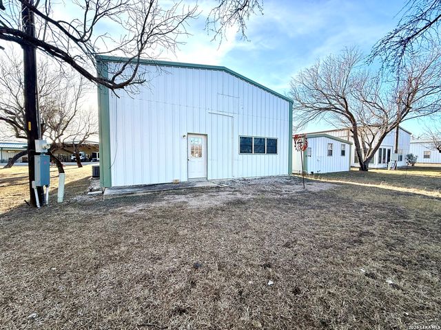 25 Cenizo, Brackettville, TX 78832