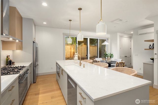 13115 NE 87th Lane, Kirkland, WA 98033