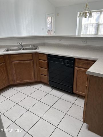 3348 PENDLETON Street, El Paso, TX 79936