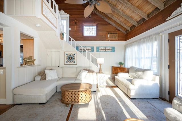 117 52ND AVENUE W, St Pete Beach, FL 33706