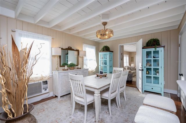 117 52ND AVENUE W, St Pete Beach, FL 33706