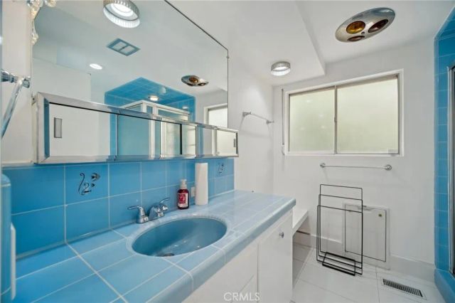 12218 Sarazen Place, Granada Hills, CA 91344