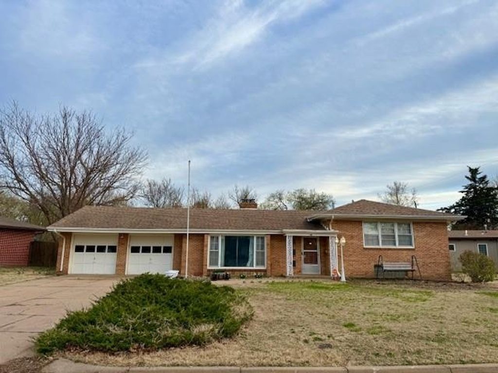 718 E Wilson, Salina, KS 67401