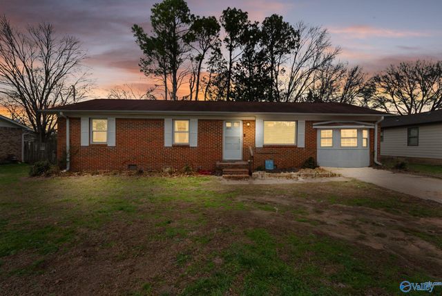 2208 Cecille Drive SW, Huntsville, AL 35803