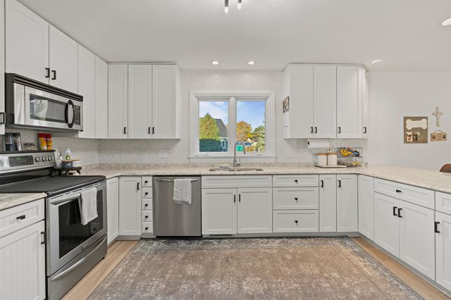 7342 Glen Eagle Drive, Bay City, MI 48706