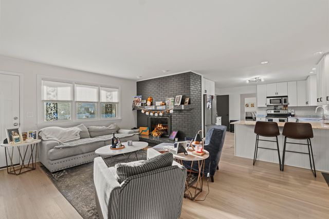 7342 Glen Eagle Drive, Bay City, MI 48706