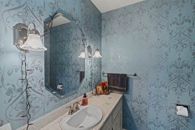 7342 Glen Eagle Drive, Bay City, MI 48706