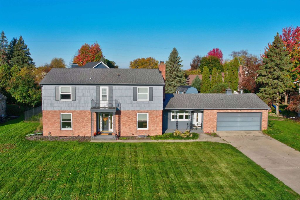 7342 Glen Eagle Drive, Bay City, MI 48706