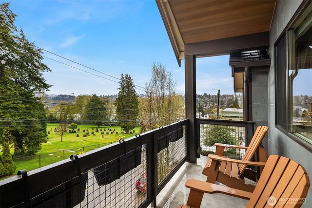 3010 NE 55th Street, Seattle, WA 98105
